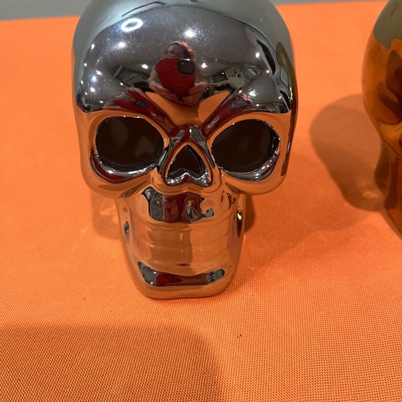 Silver and Gold Skull Decor Set - Picture 2 of 7